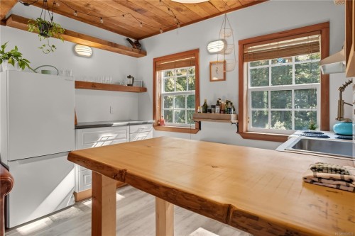 19-1002 Peninsula Rd, Ucluelet, BC - Indoor