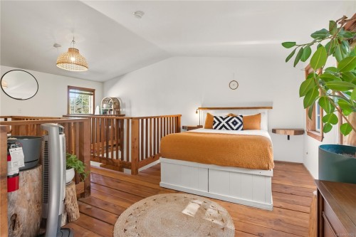 19-1002 Peninsula Rd, Ucluelet, BC - Indoor Photo Showing Bedroom
