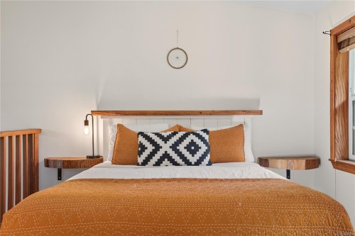 19-1002 Peninsula Rd, Ucluelet, BC - Indoor Photo Showing Bedroom