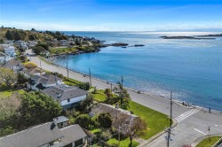 406 Beach Dr Oak Bay, BC V8S 2M4