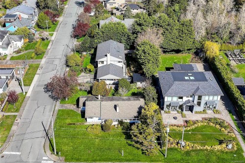 406 Beach Dr, Oak Bay, BC 