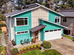 2-854 Caroline Rd Esquimalt, BC V9A 4L9