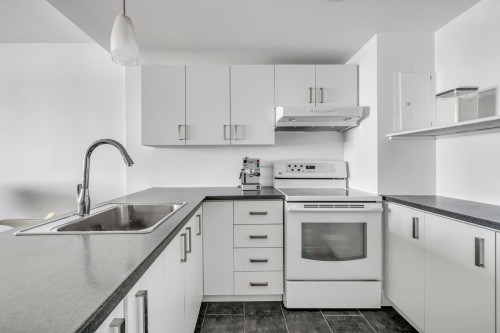 Cuisine - 10-600 Av. Wilfrid-Laurier, Québec (La Cité-Limoilou), QC - Indoor Photo Showing Kitchen