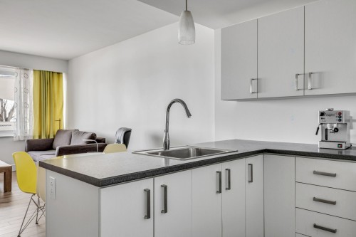 Cuisine - 10-600 Av. Wilfrid-Laurier, Québec (La Cité-Limoilou), QC - Indoor Photo Showing Kitchen