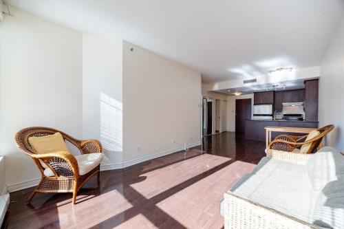 Salon - 406-1455 Rue Towers, Montréal (Ville-Marie), QC - Indoor