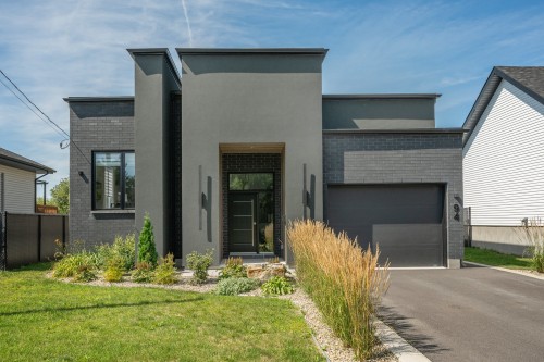 Front of Structure - 94 Rue Paquin, Saint-Jean-Sur-Richelieu, QC - Outdoor