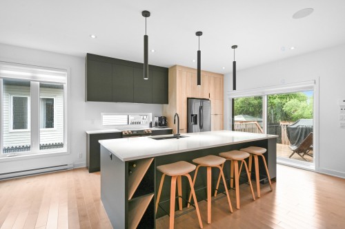 Kitchen - 94 Rue Paquin, Saint-Jean-Sur-Richelieu, QC - Indoor Photo Showing Kitchen With Upgraded Kitchen