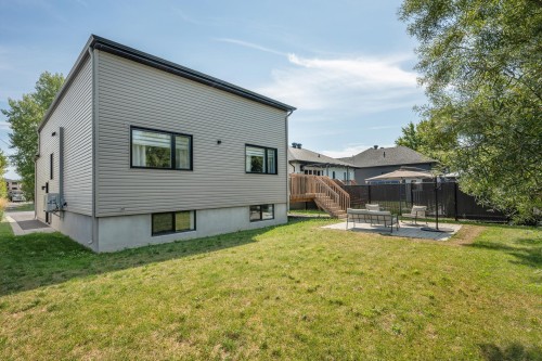 Back of Structure - 94 Rue Paquin, Saint-Jean-Sur-Richelieu, QC - Outdoor