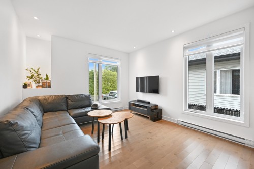 Living Room - 94 Rue Paquin, Saint-Jean-Sur-Richelieu, QC - Indoor Photo Showing Living Room