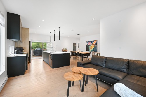 Overall view - 94 Rue Paquin, Saint-Jean-Sur-Richelieu, QC - Indoor Photo Showing Living Room