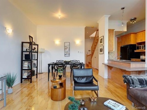 Salon - 6-1060 Rue Ste-Élisabeth, Montréal (Ville-Marie), QC - Indoor