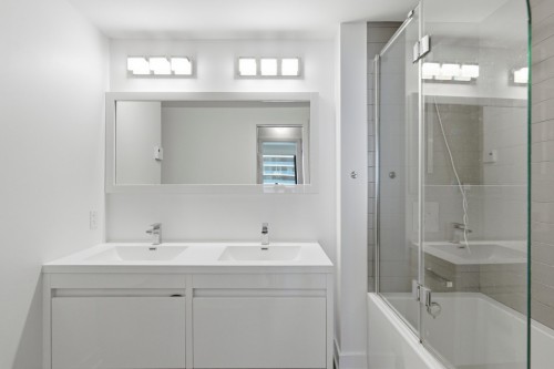 Salle de bains attenante à la CCP - 506-1165 Rue Wellington, Montréal (Le Sud-Ouest), QC - Indoor Photo Showing Bathroom