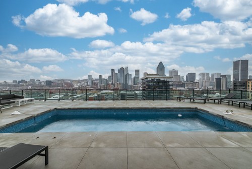 Piscine - 506-1165 Rue Wellington, Montréal (Le Sud-Ouest), QC - Outdoor With In Ground Pool With View