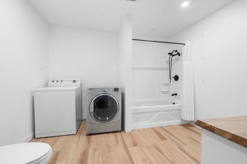 Bathroom - 173 3E Avenue, L'Islet, QC - Indoor Photo Showing Laundry Room