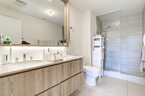 Salle de bains - 612-5905 Boul. Du Quartier, Brossard, QC - Indoor Photo Showing Bathroom