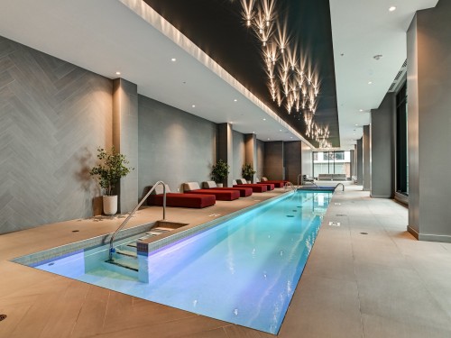 Piscine - 612-5905 Boul. Du Quartier, Brossard, QC - Indoor Photo Showing Other Room With In Ground Pool