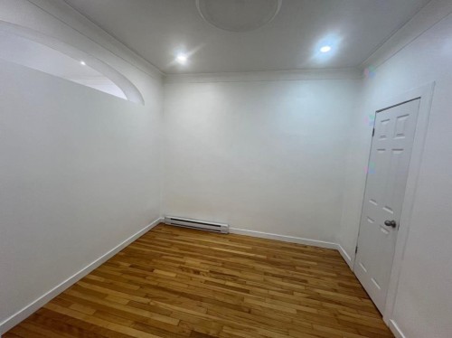 Chambre à coucher - 5965 Rue Hamilton, Montréal (Le Sud-Ouest), QC - Indoor Photo Showing Other Room