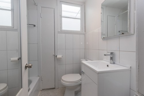 Salle de bains - 7088 Rue Des Écores, Montréal (Villeray/Saint-Michel/Parc-Extension), QC - Indoor Photo Showing Bathroom