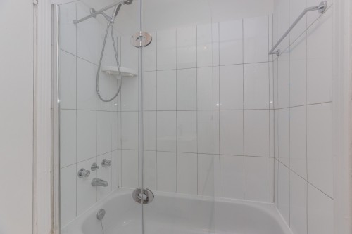 Salle de bains - 7088 Rue Des Écores, Montréal (Villeray/Saint-Michel/Parc-Extension), QC - Indoor Photo Showing Bathroom