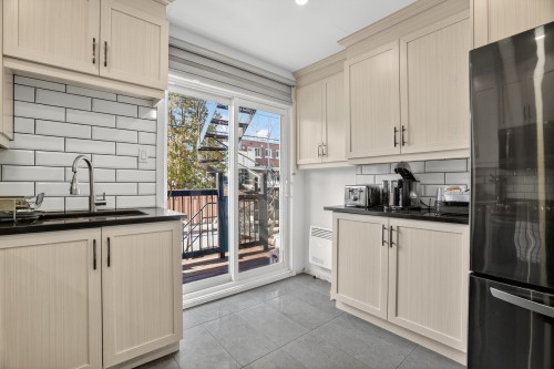 Kitchen - 580 Rue Beauclerk, Montréal (Mercier/Hochelaga-Maisonneuve), QC - Indoor Photo Showing Kitchen