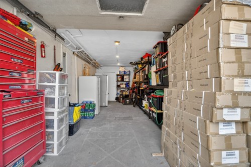 Garage - 580 Rue Beauclerk, Montréal (Mercier/Hochelaga-Maisonneuve), QC - Indoor Photo Showing Garage