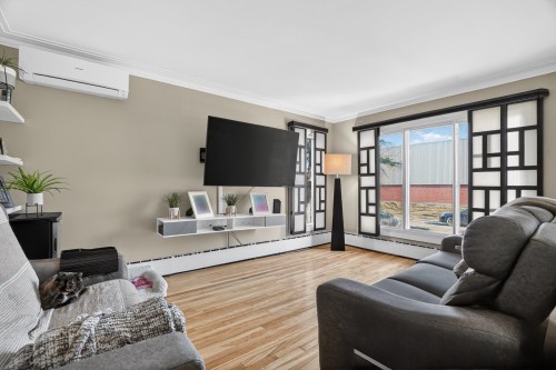 Living Room - 580 Rue Beauclerk, Montréal (Mercier/Hochelaga-Maisonneuve), QC - Indoor Photo Showing Other Room