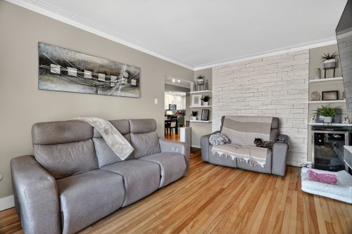 Living Room - 580 Rue Beauclerk, Montréal (Mercier/Hochelaga-Maisonneuve), QC - Indoor Photo Showing Living Room