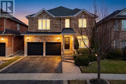 487 HARTLEY BOULEVARD  Milton (Cl Clarke), ON L9T 6K9