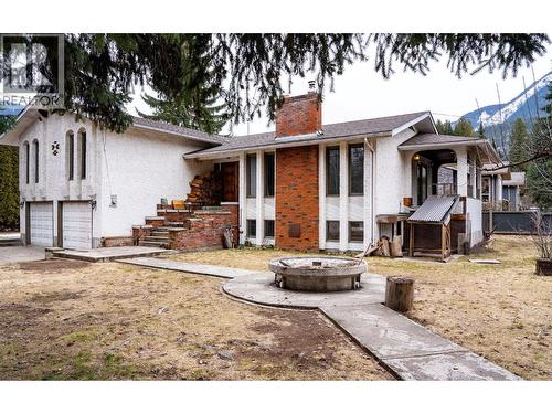 1616 Dogwood Drive  Revelstoke, BC V0E 2S1