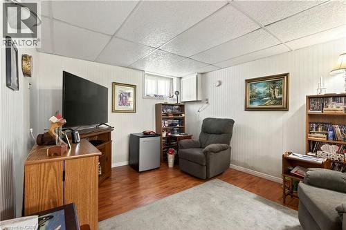 Living room with a drop ceiling and wood finished floors - 944 Garth Street, Hamilton, ON - Indoor