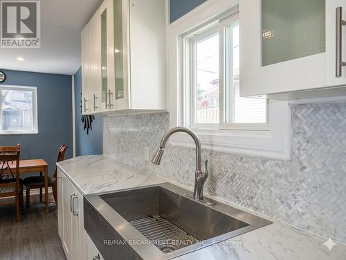 54 Edinburgh Avenue, Hamilton, ON - Indoor Photo Showing Kitchen