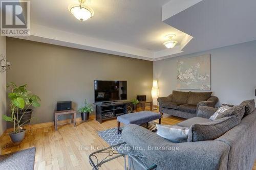 624 Cedar Street W, Shelburne, ON - Indoor Photo Showing Living Room
