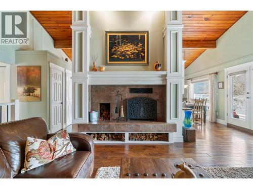 82 Montcalm Crescent, Sicamous, BC - Indoor Photo Showing Living Room With Fireplace