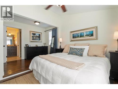 82 Montcalm Crescent, Sicamous, BC - Indoor Photo Showing Bedroom
