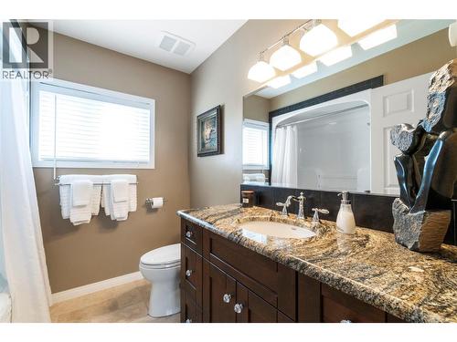 82 Montcalm Crescent, Sicamous, BC - Indoor Photo Showing Bathroom