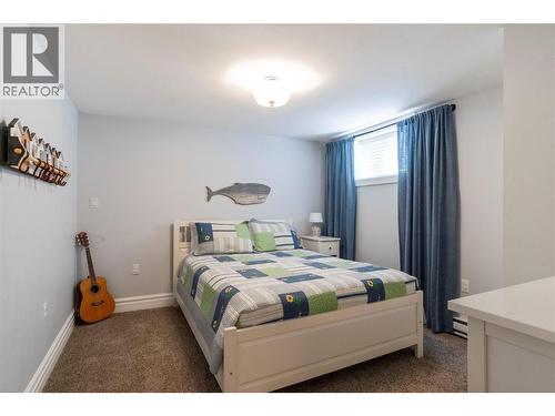 82 Montcalm Crescent, Sicamous, BC - Indoor Photo Showing Bedroom