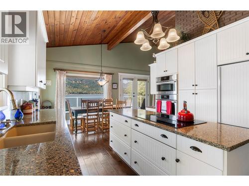82 Montcalm Crescent, Sicamous, BC - Indoor Photo Showing Kitchen With Double Sink