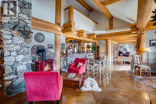 3140 3A Highway, Nelson, BC - Indoor Photo Showing Living Room