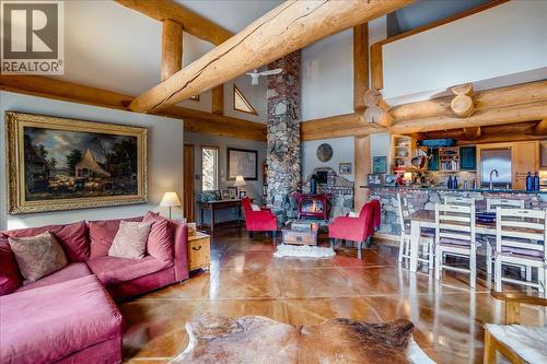 3140 3A Highway, Nelson, BC - Indoor Photo Showing Living Room