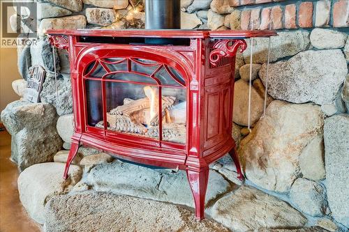 3140 3A Highway, Nelson, BC - Indoor With Fireplace