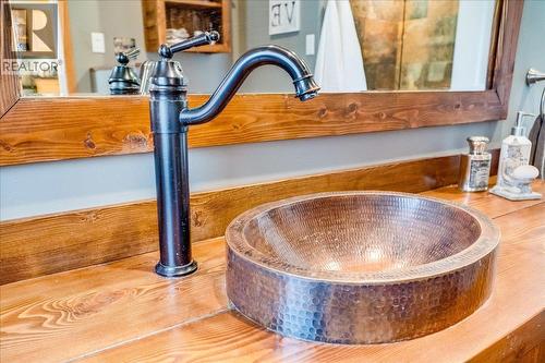 3140 3A Highway, Nelson, BC - Indoor