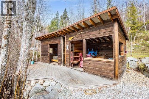 3140 3A Highway, Nelson, BC - Outdoor