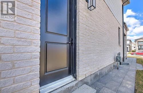 6517 Heathwoods Avenue, London South (South V), ON - Outdoor With Exterior