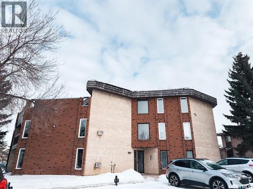 201 427 TAIT CRESCENT  Saskatoon, SK S7H 5L2