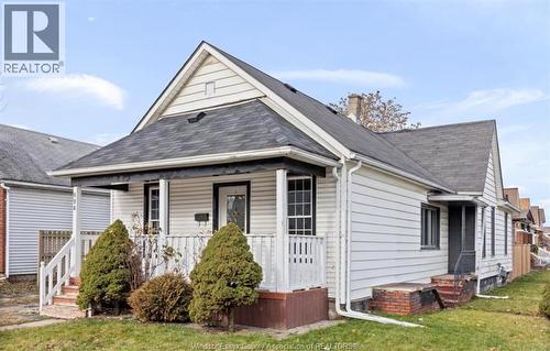 894 UNIVERSITY AVENUE  Windsor, ON N9A 2Z9