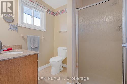 78 Esther Avenue, Cambridge, ON - Indoor Photo Showing Bathroom