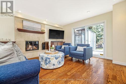 18 Handorf Drive, Cambridge, ON - Indoor Photo Showing Living Room With Fireplace