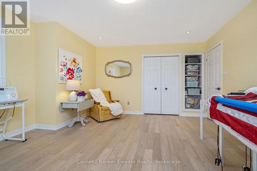 18 Handorf Drive, Cambridge, ON - Indoor Photo Showing Bedroom