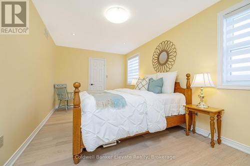 18 Handorf Drive, Cambridge, ON - Indoor Photo Showing Bedroom