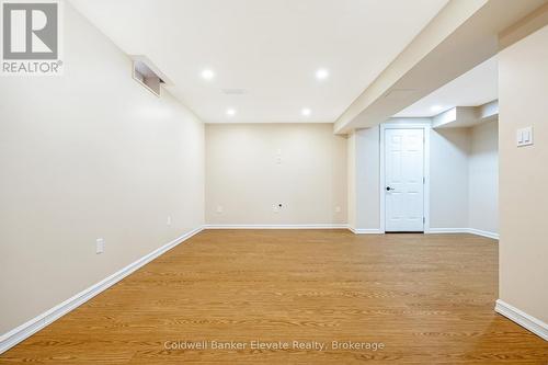 18 Handorf Drive, Cambridge, ON - Indoor Photo Showing Other Room